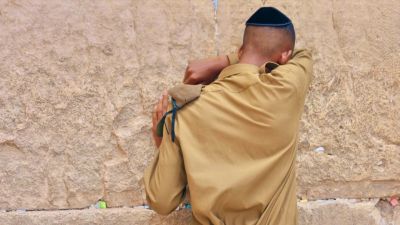 Collocarsi negli eventi di persecuzione: Valori e indipendenza emotiva. «Pietra su Pietra»