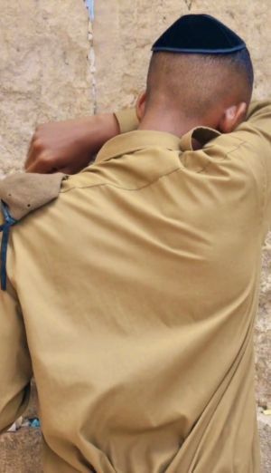 Pietra su pietra: istanze del mondo, idea di perfezione, senso del Cristo