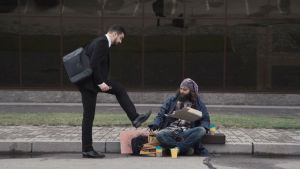 Enjoying life, and poverty alongside unbridled wealth
